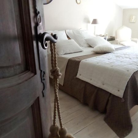 La Maison Perchee Aigues-Mortes Bagian luar foto