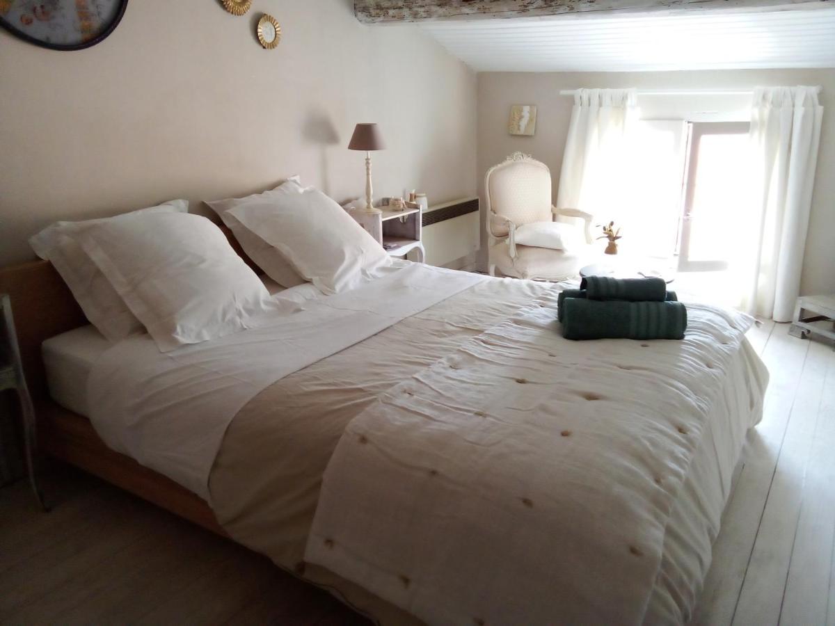 La Maison Perchee Aigues-Mortes Bagian luar foto