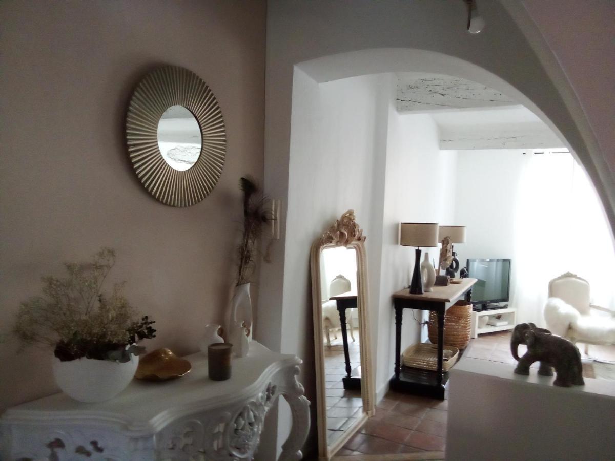 La Maison Perchee Aigues-Mortes Bagian luar foto