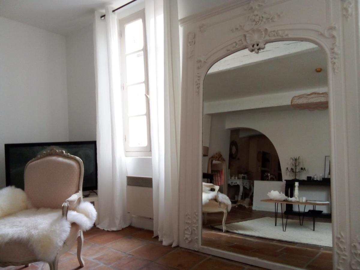La Maison Perchee Aigues-Mortes Bagian luar foto